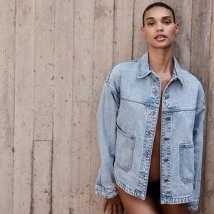 NWT Zara pocketed denim jacket